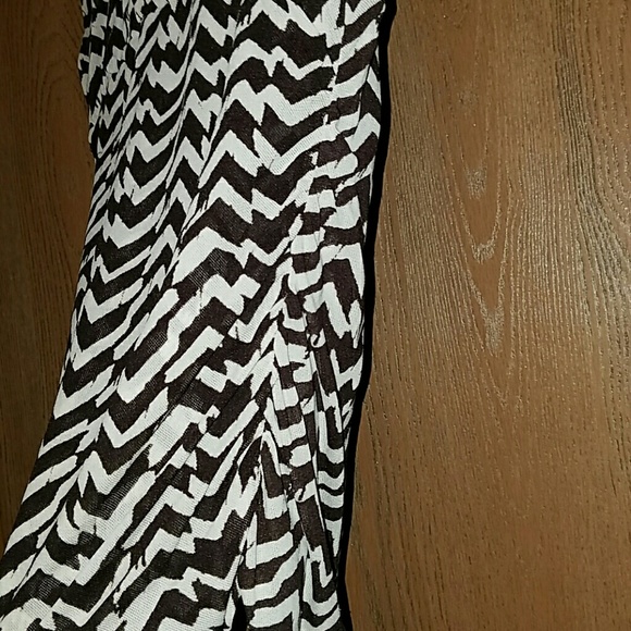 Kenneth Cole brown and tan print top(3 for $20) - Picture 4 of 6